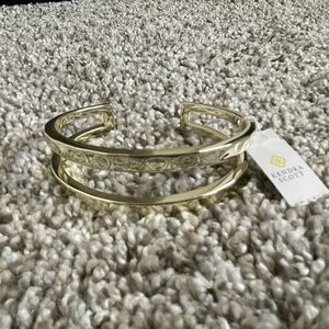 NWT Kendra Scott Zorte Open Cuff Bracelet (Gold, Size L)